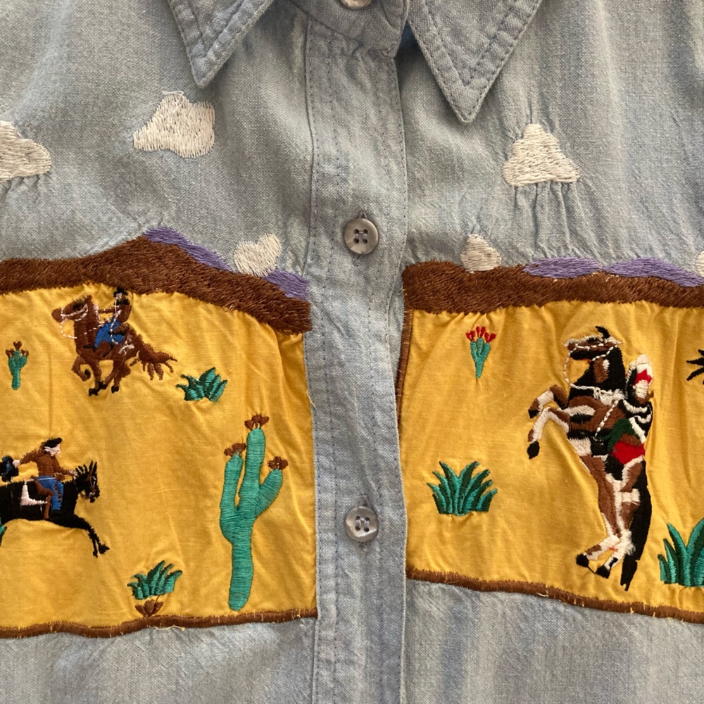 *Vintage* Custom Embroidered Western Themed Lightweight Denim Button Down - Picture 3 of 3